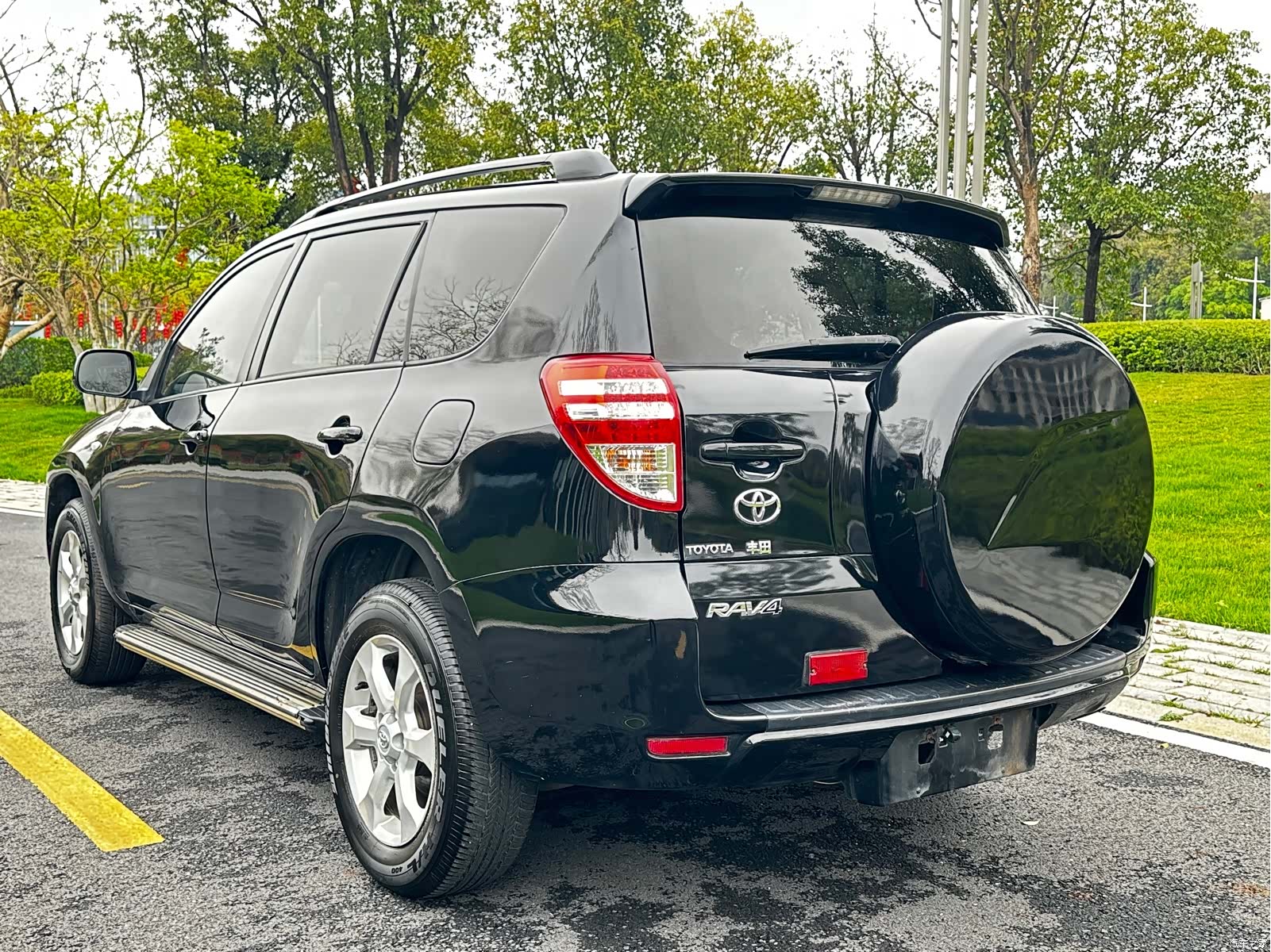 Toyota RAV4, 2013 4