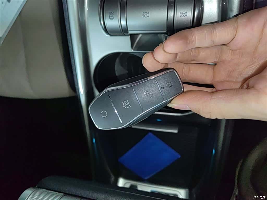BYD Dolphin, 2023 9