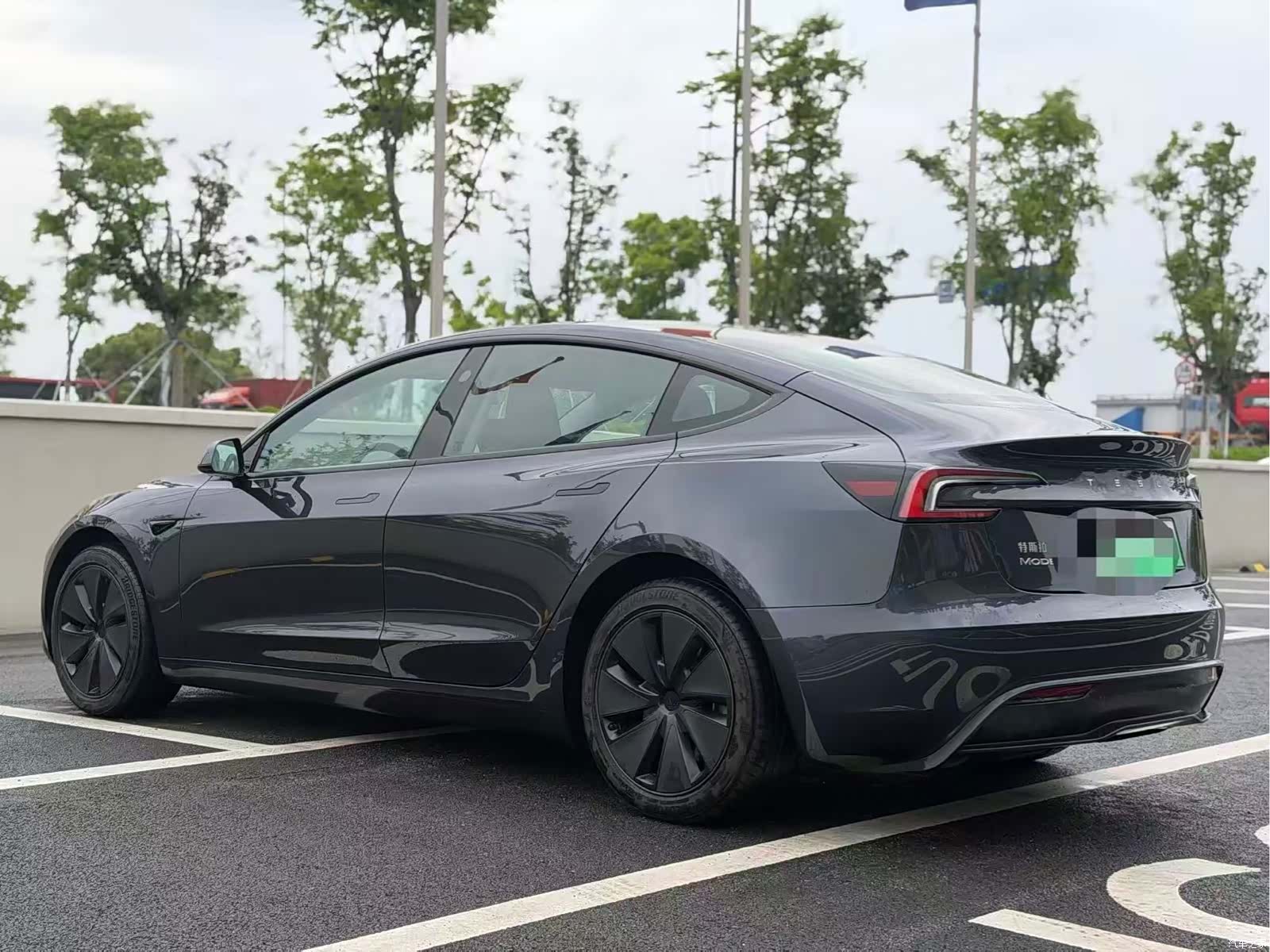 Tesla Model 3, 2025 7