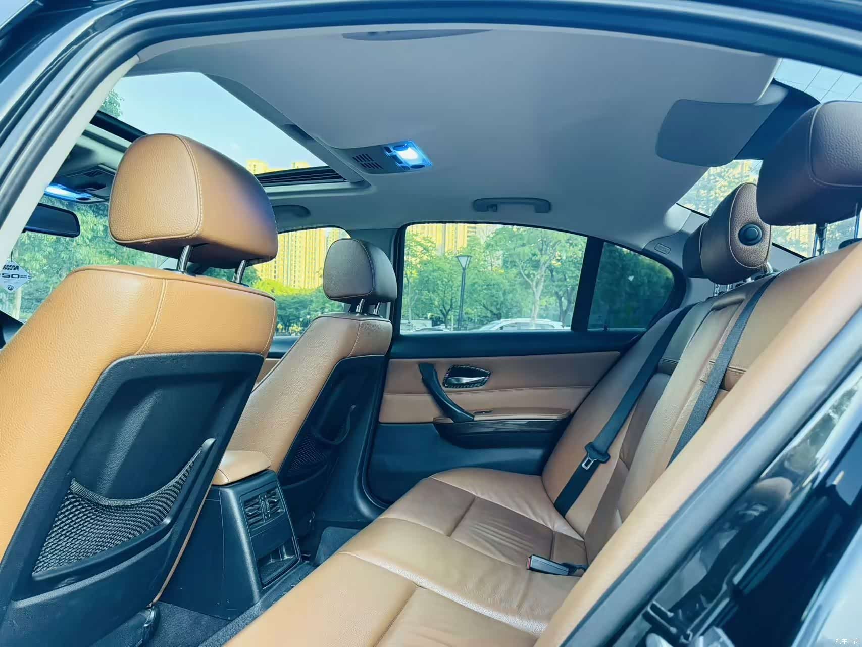 BMW 3 Series, 2011 11