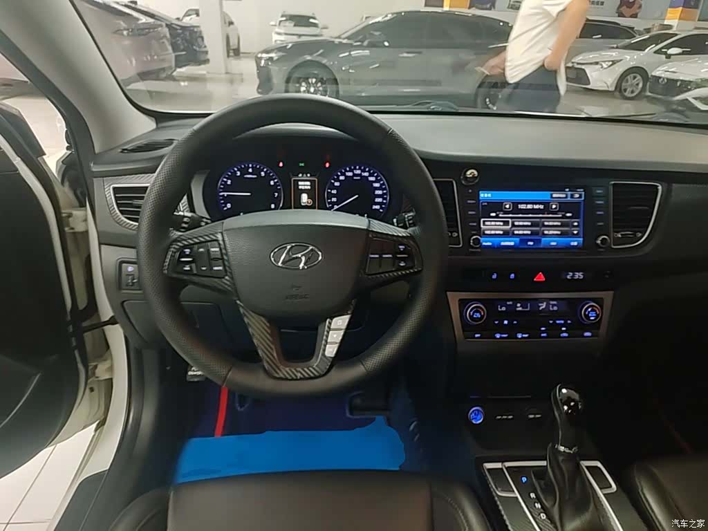 Hyundai DLX, 2016 11