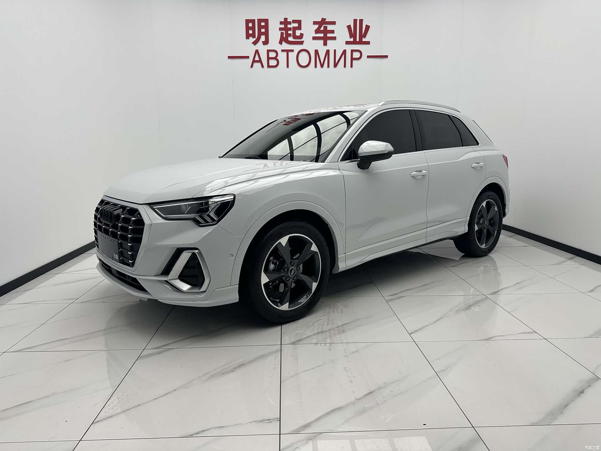 Audi Q3, 2023 1