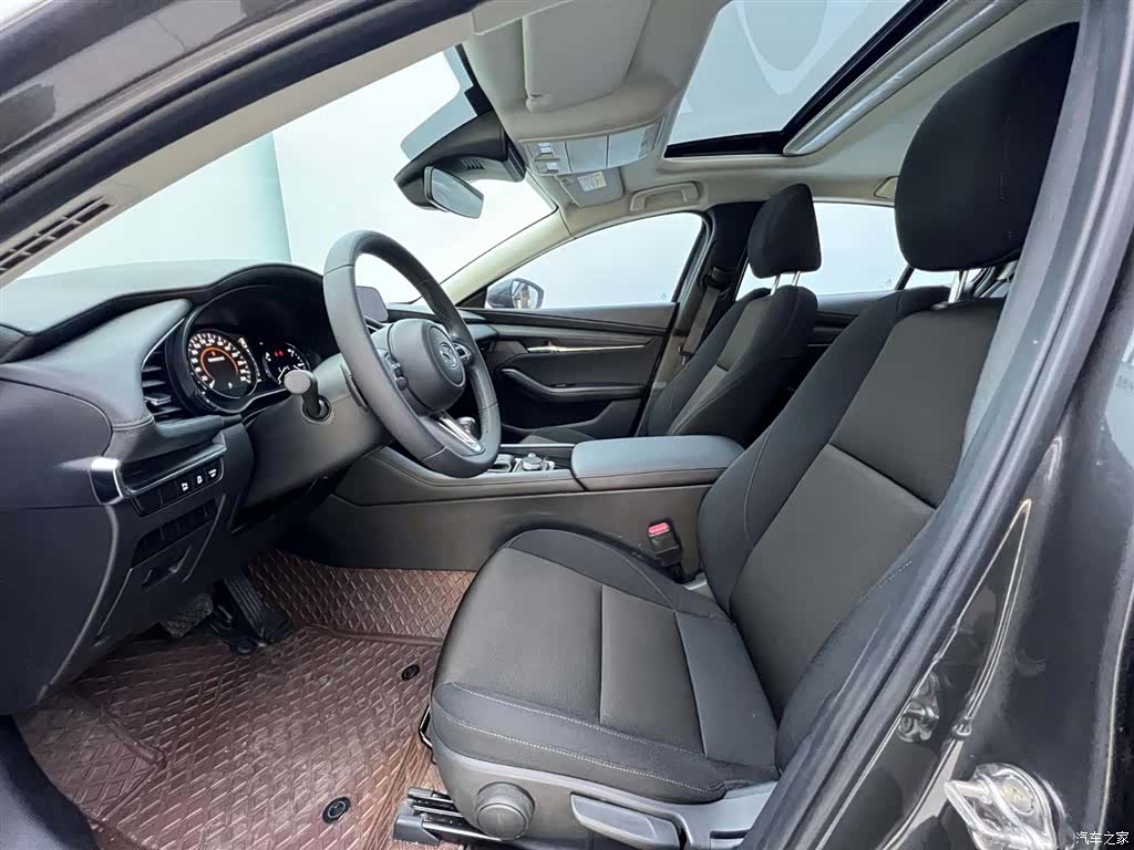 Mazda Mazda3, 2022 18