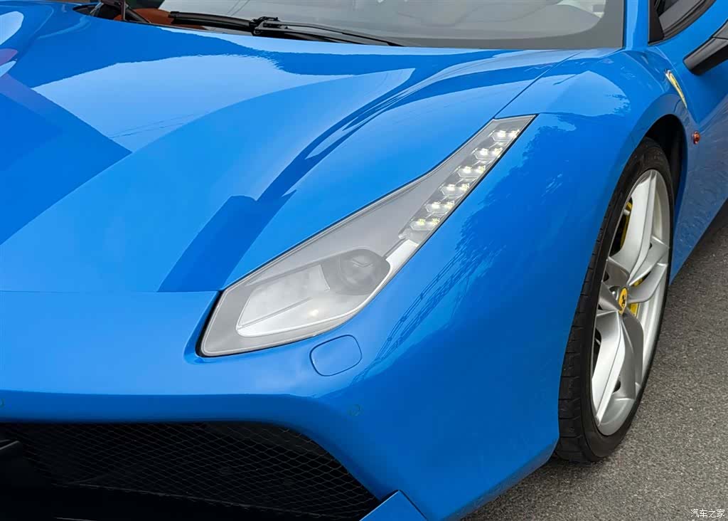Ferrari 488, 2019 25