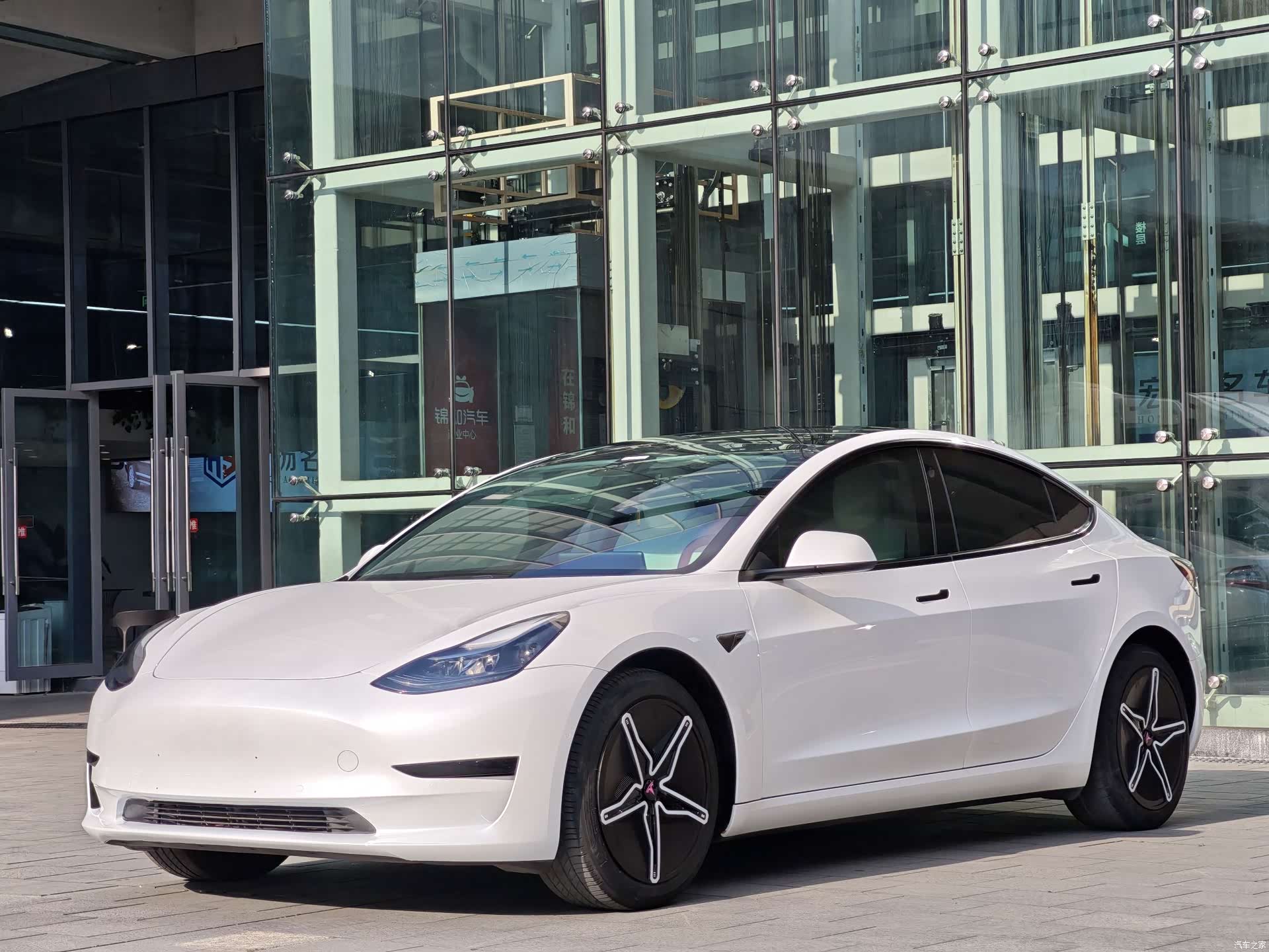 Tesla Model 3, 2021 4