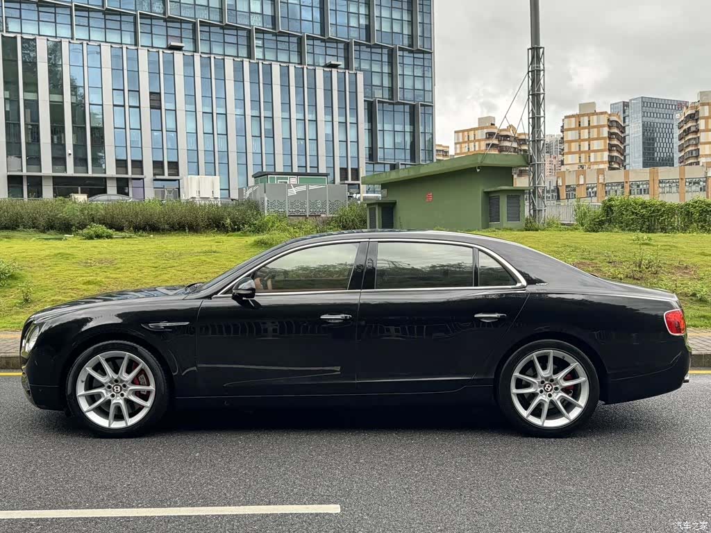 Bentley Flying Spur, 2018 3