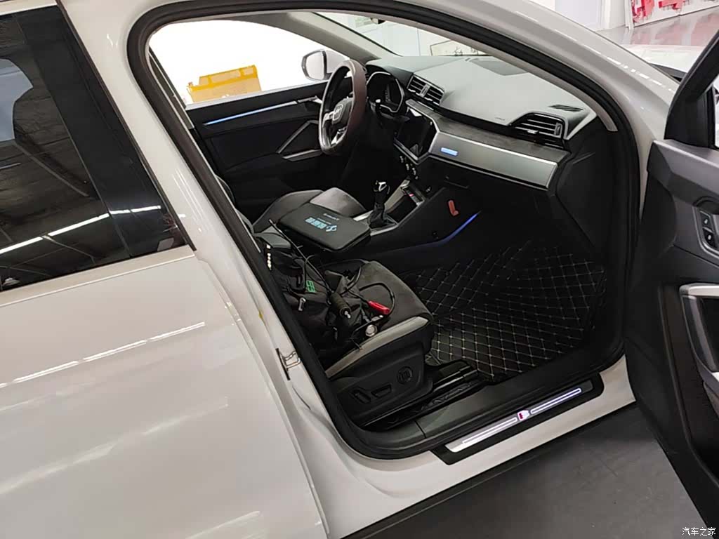 Audi Q3, 2020 11
