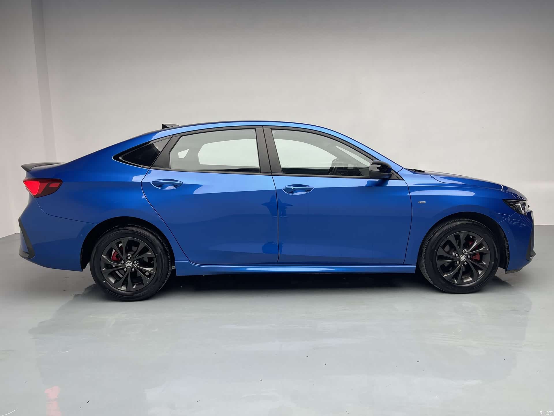 Buick Verano, 2025 12