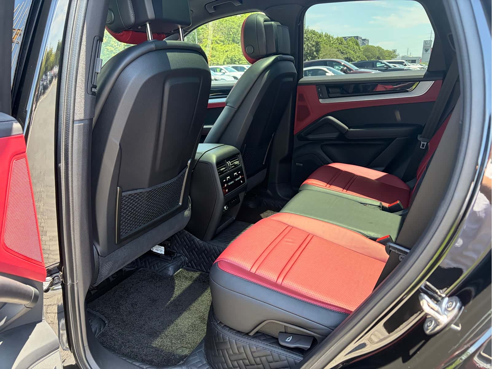 Porsche Cayenne, 2025 13