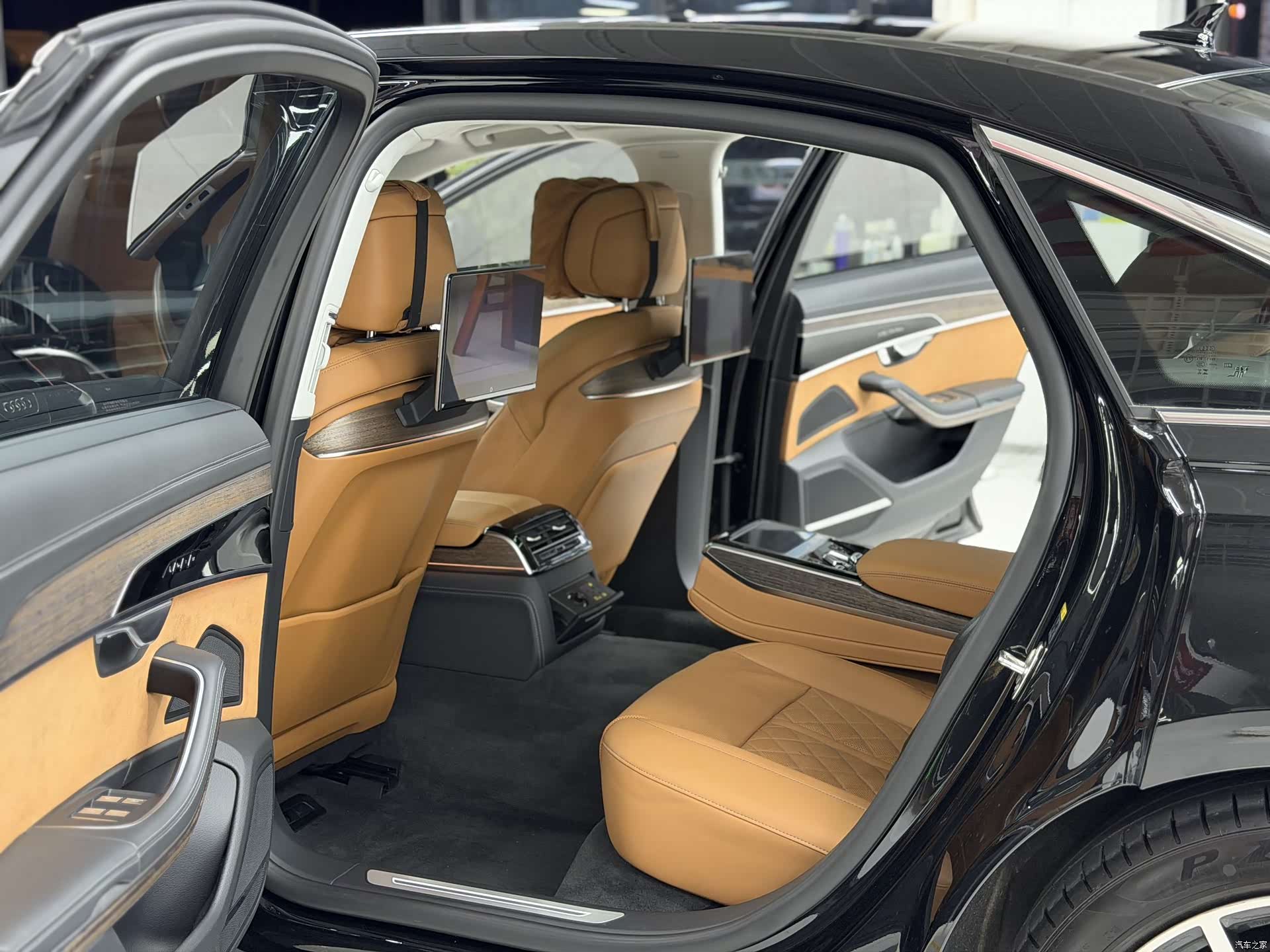 Audi A8L, 2024 11