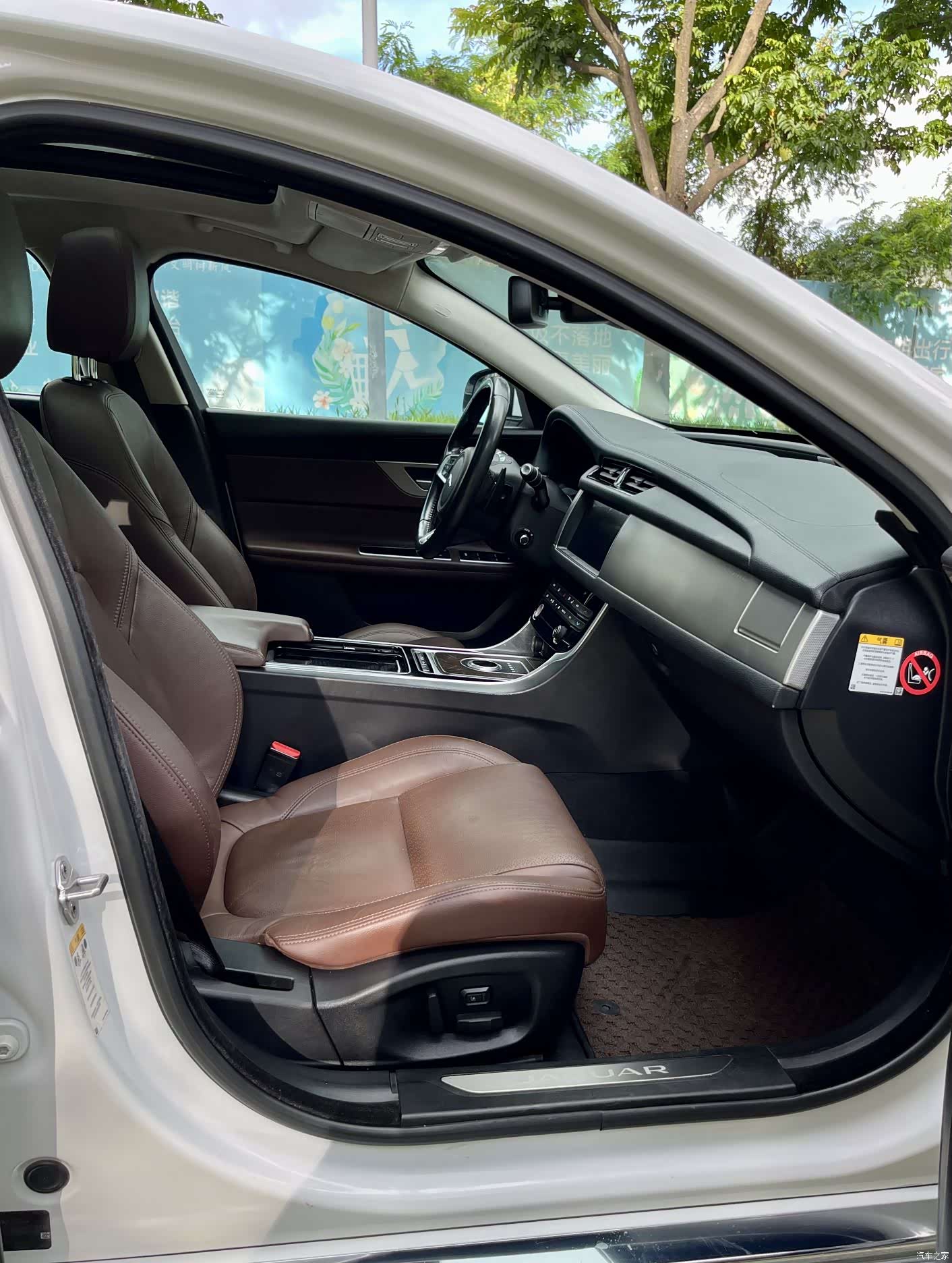 Land Rover XFL, 2018 13