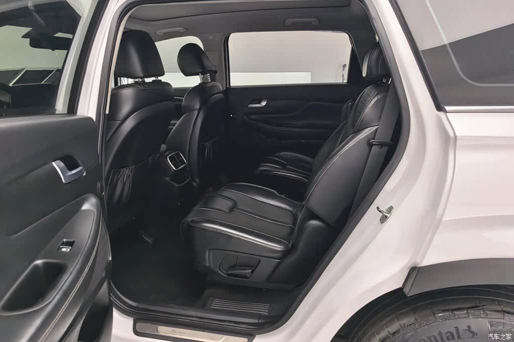 Hyundai Santa Fe, 2020 11