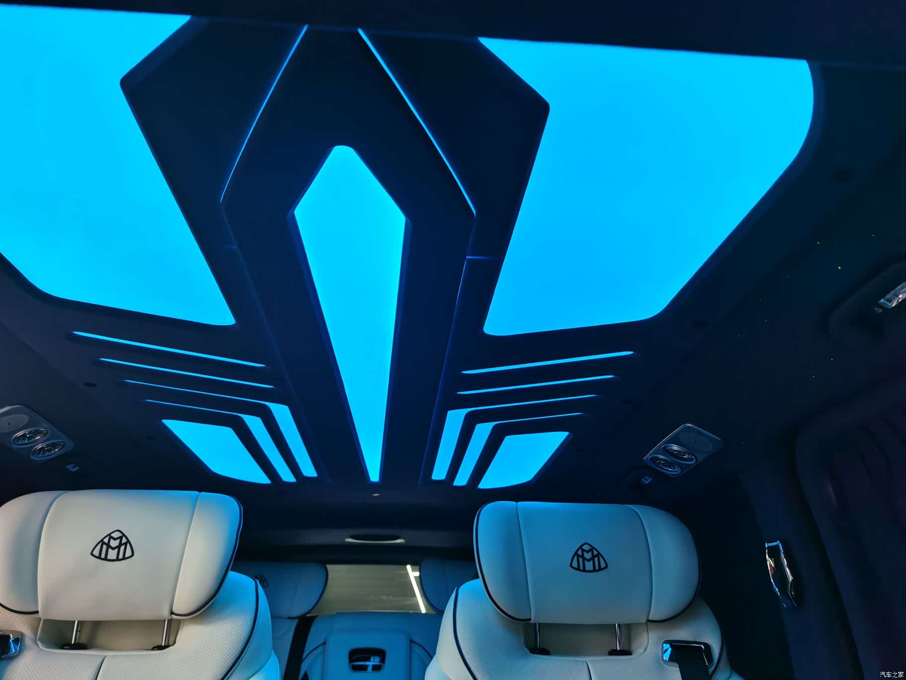 Mercedes-Benz 7, 2024 4