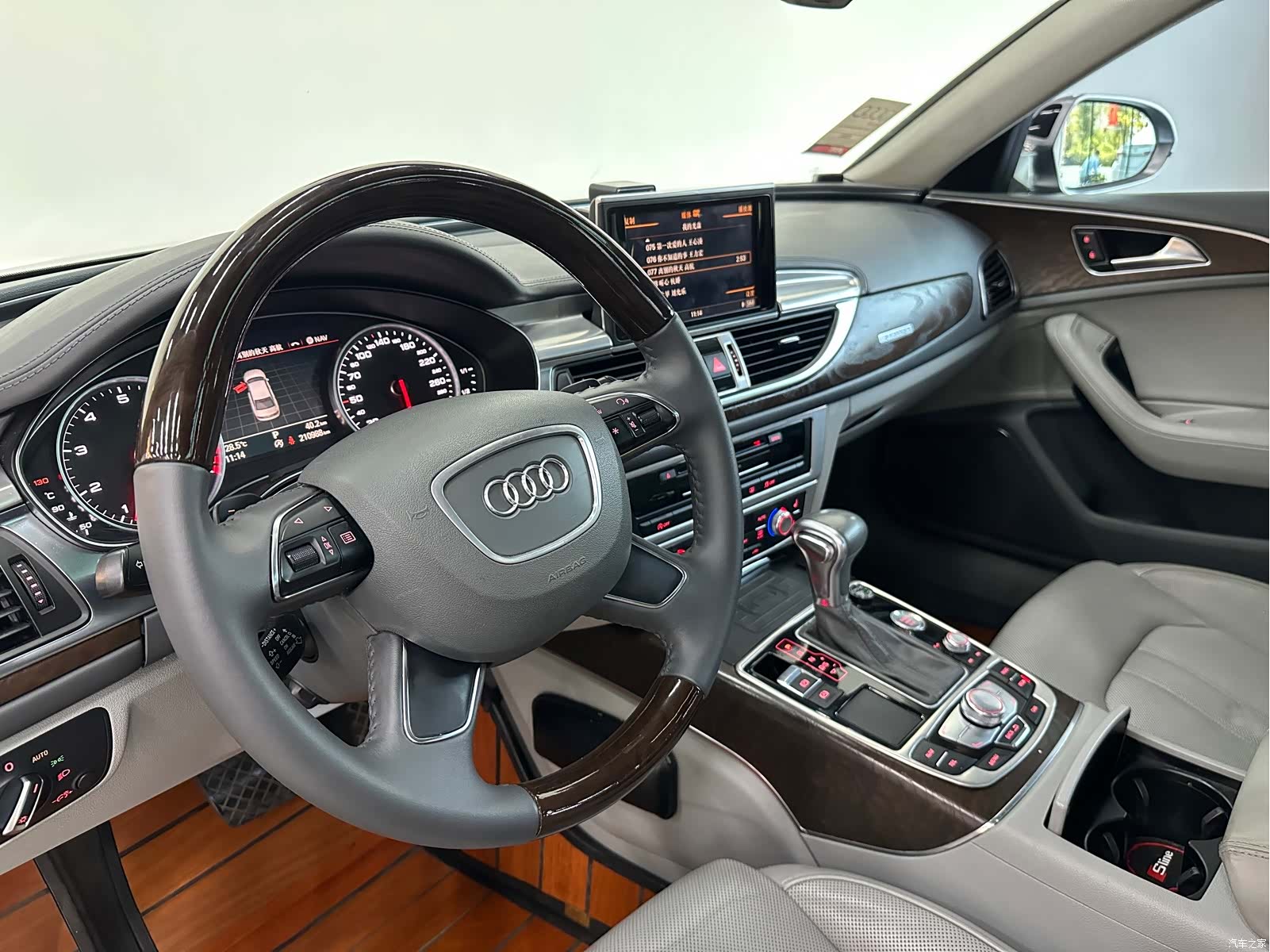 Audi A6L, 2013 17