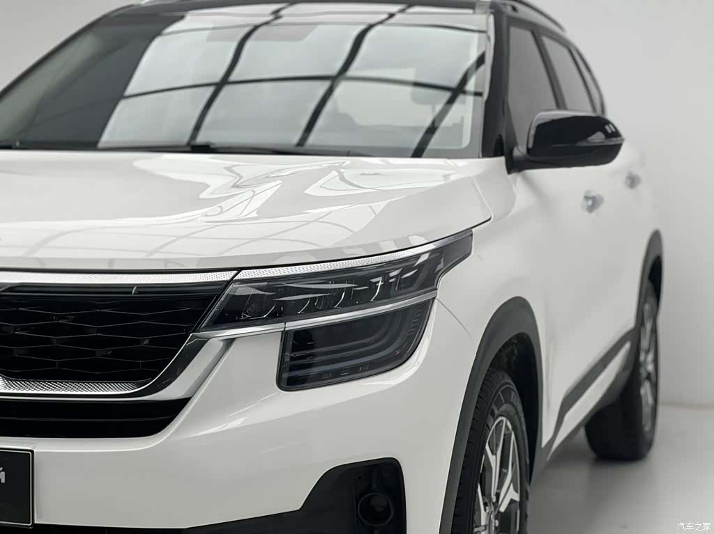 Kia KX3, 2022 4