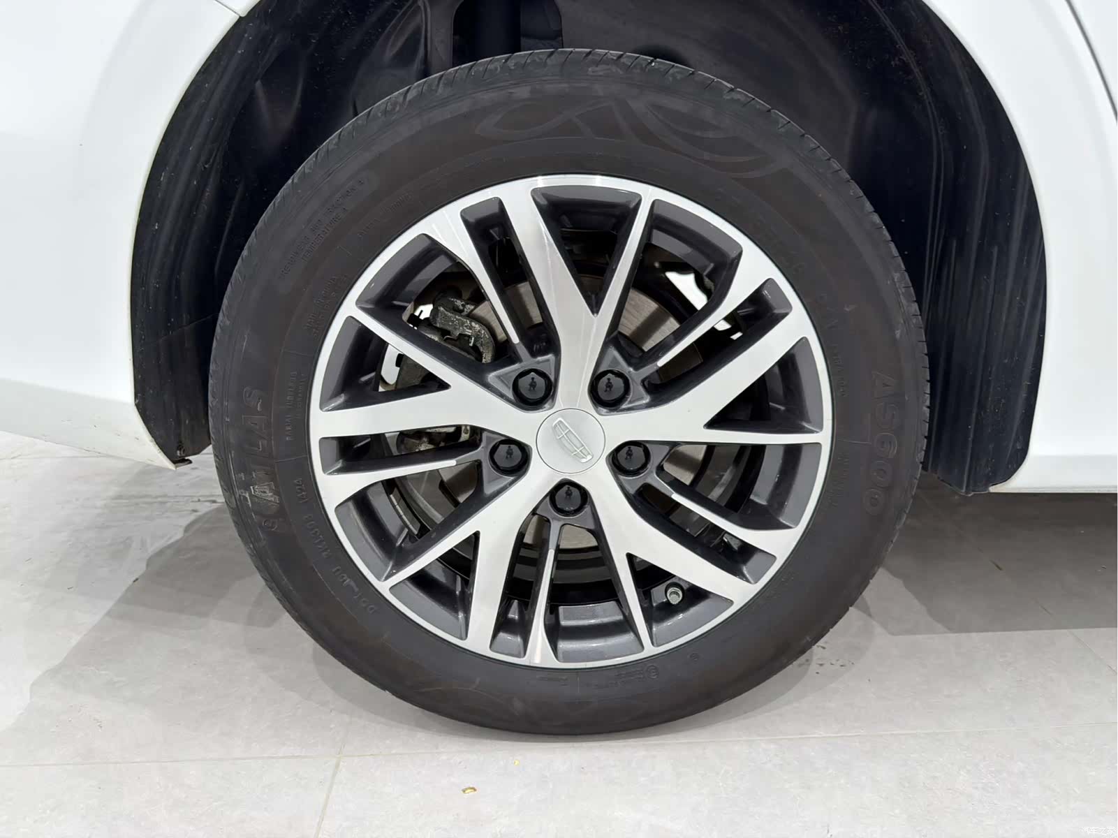 Geely Emgrand, 2024 17
