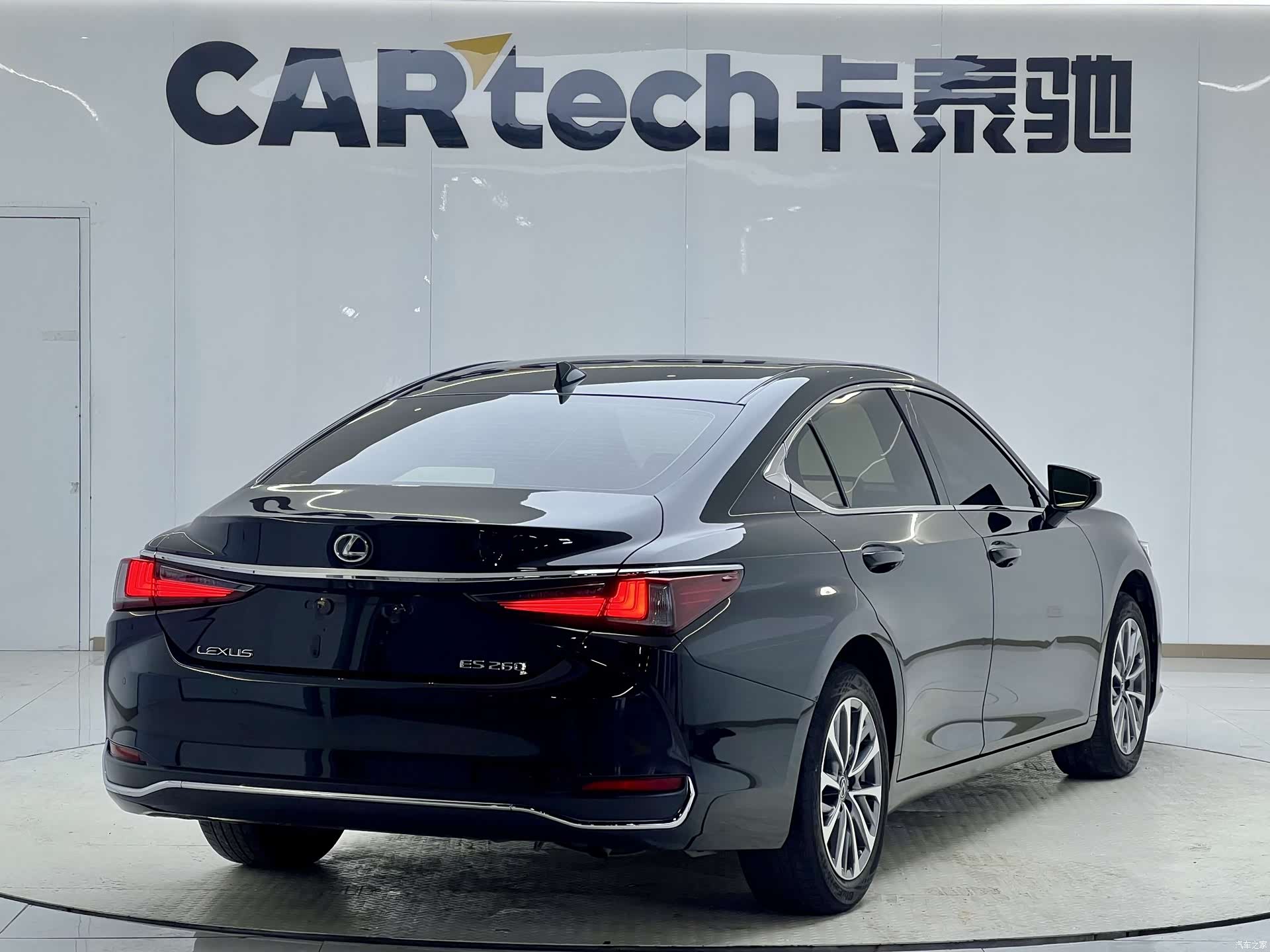 Lexus ES, 2022 21