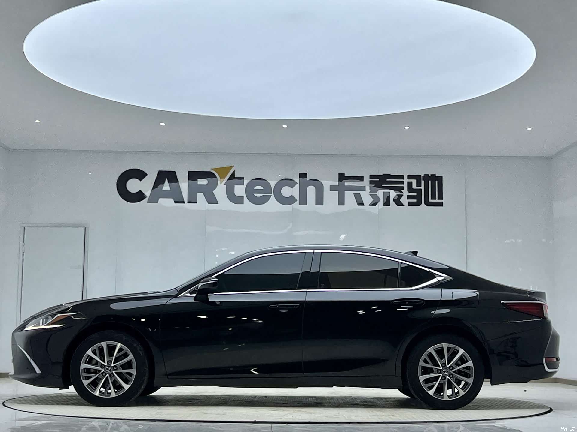 Lexus ES, 2022 2