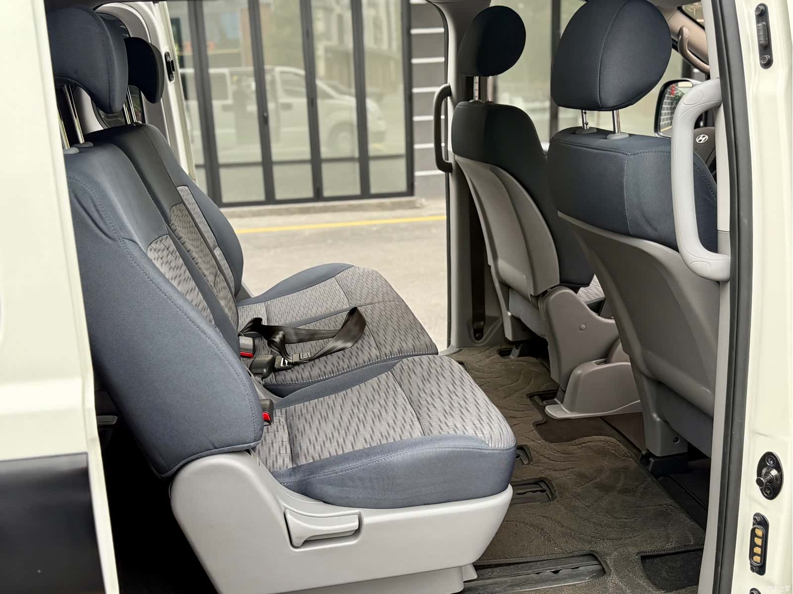 Hyundai H-1, 2016 15