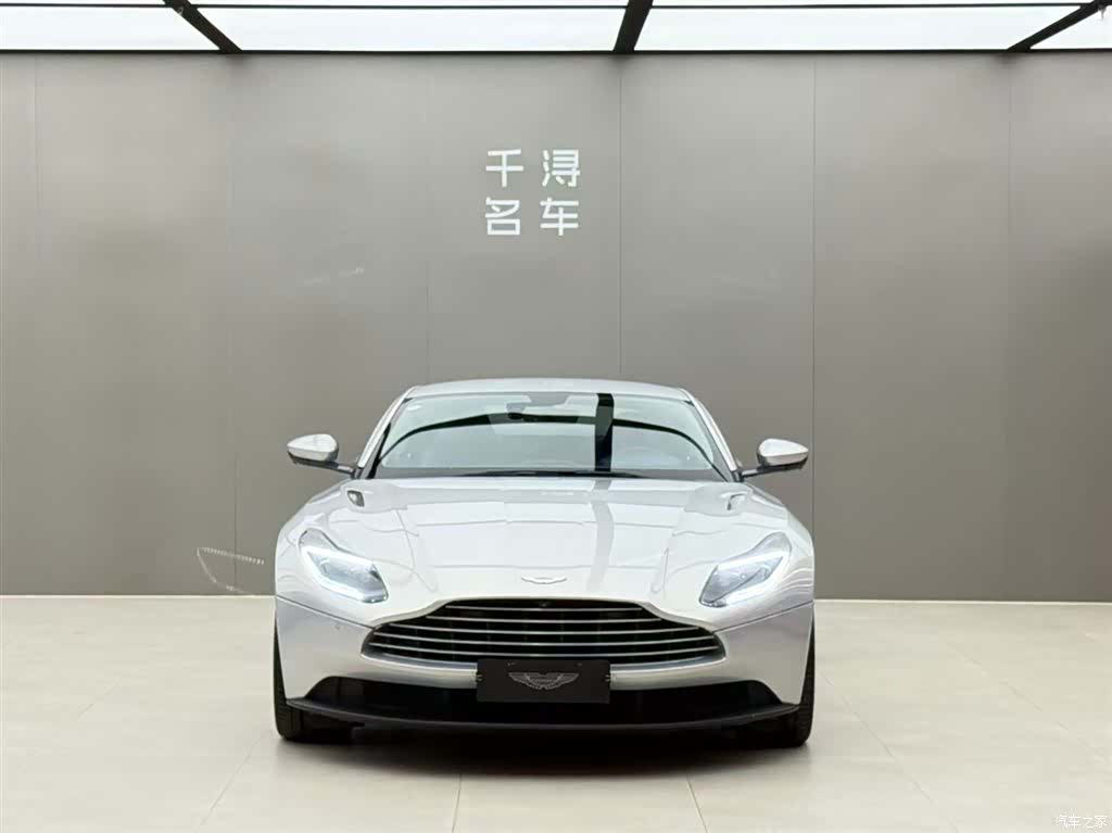 Aston Martin DB11, 2019 2