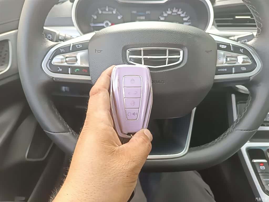 Geely Emgrand, 2020 9