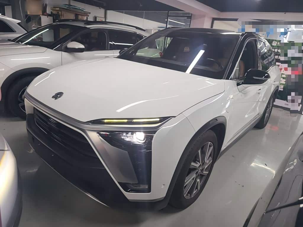 NIO ES8