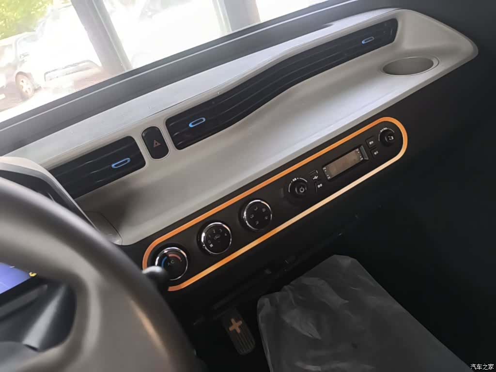 Wuling MINIEV, 2021 13