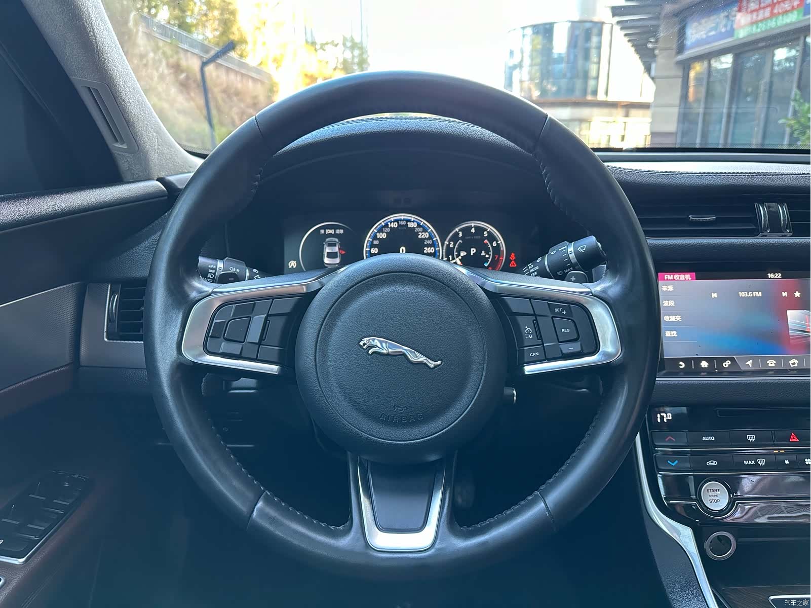 Land Rover XFL, 2017 17