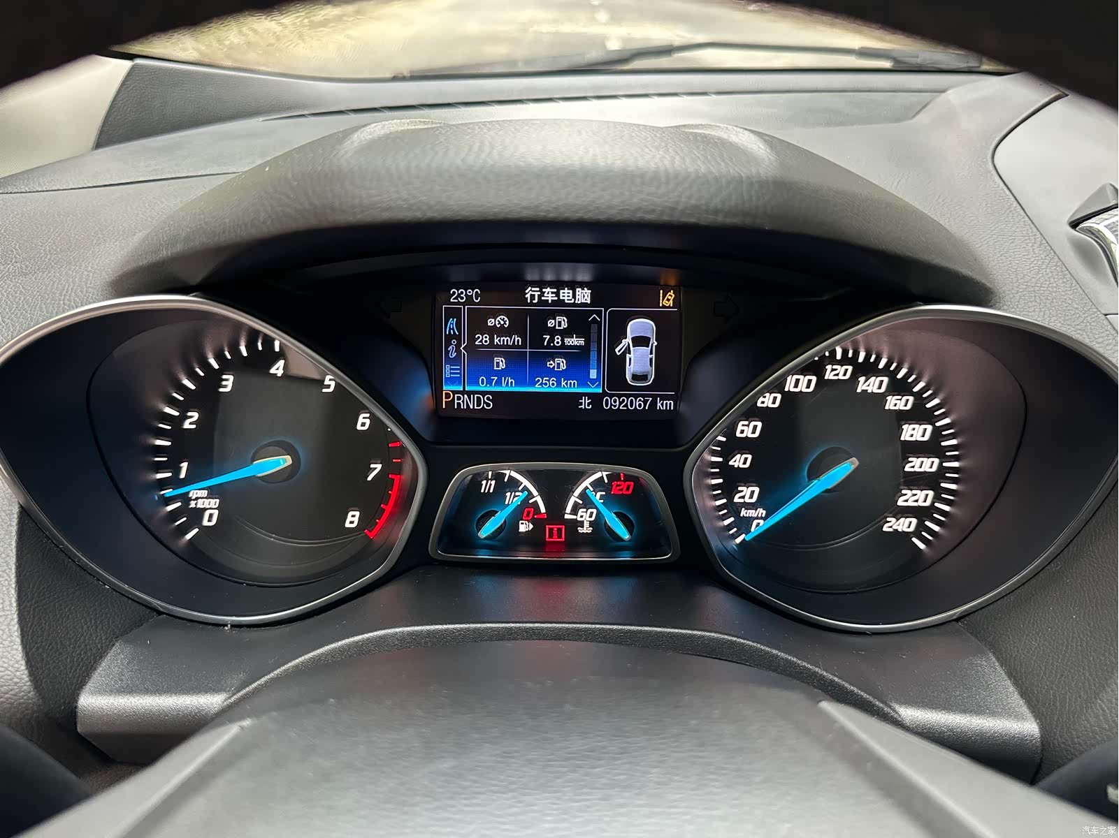 Ford Kuga, 2014 10