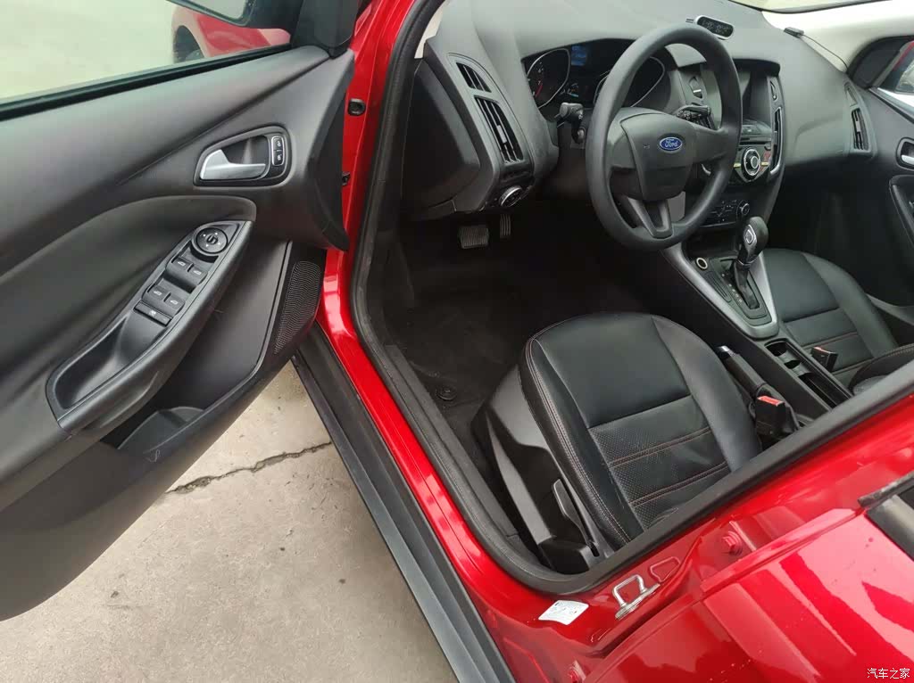 Ford Focus, 2016 12