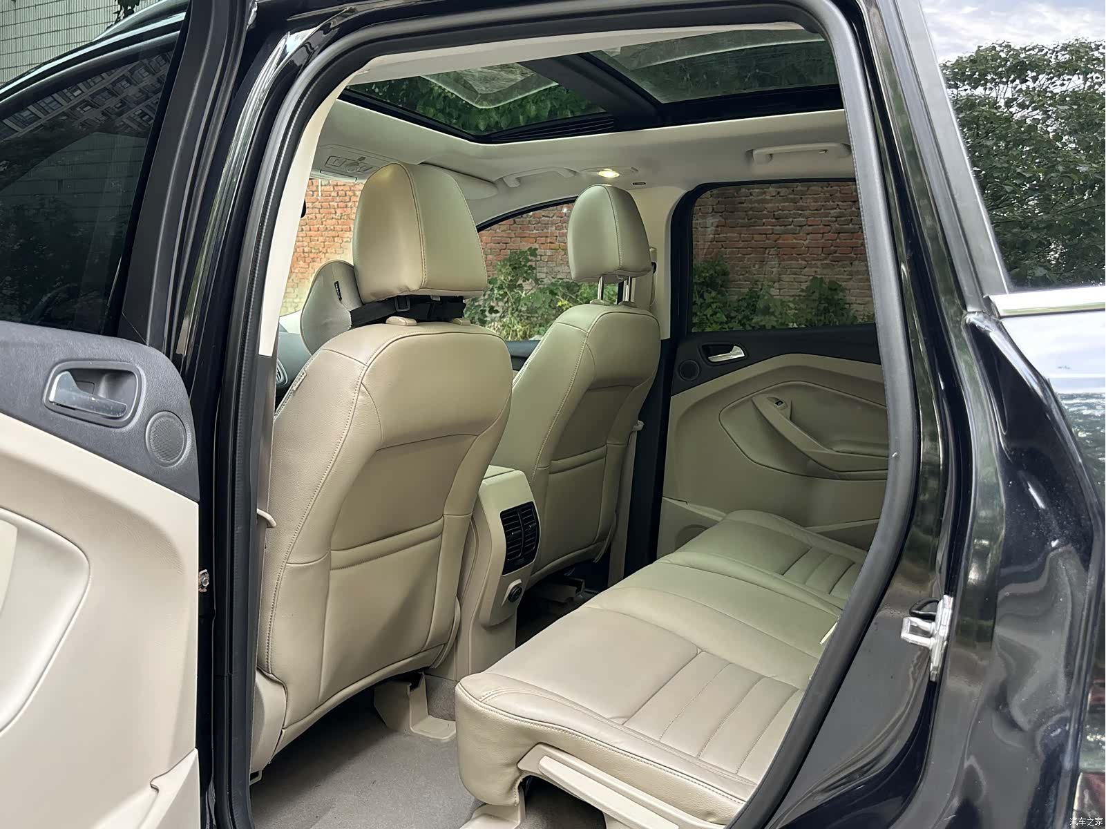 Ford Kuga, 2014 7