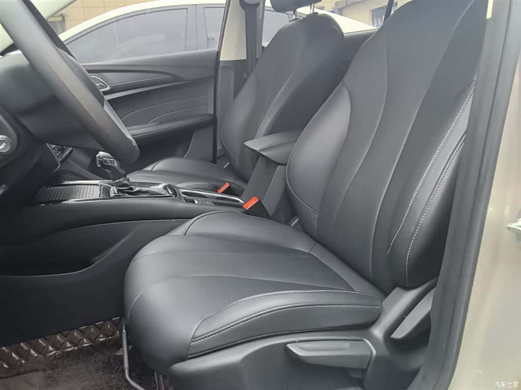 Roewe i5, 2019 15