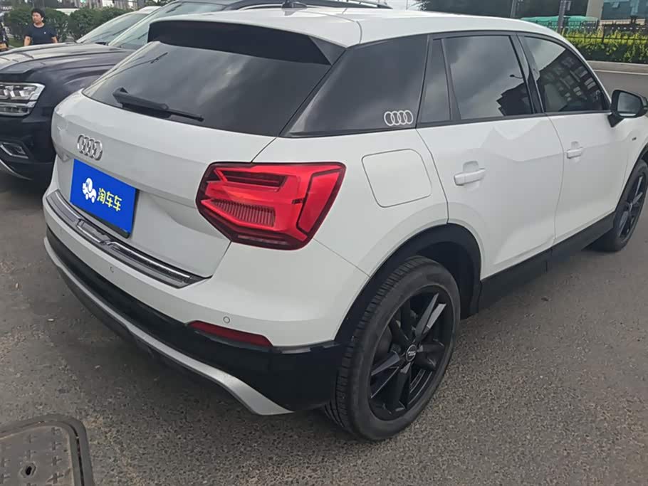 Audi Q2L
