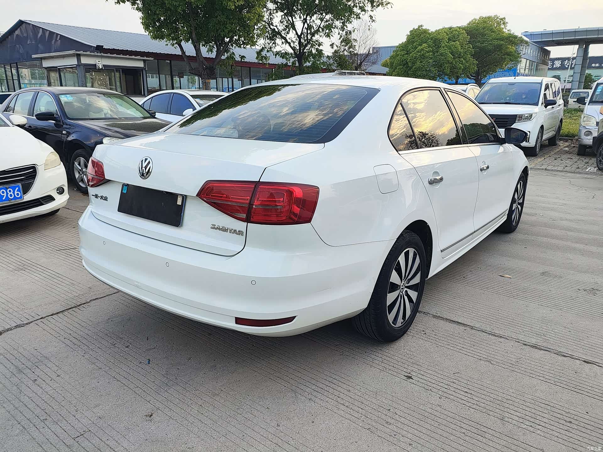 Volkswagen Sagitar, 2017 все фото