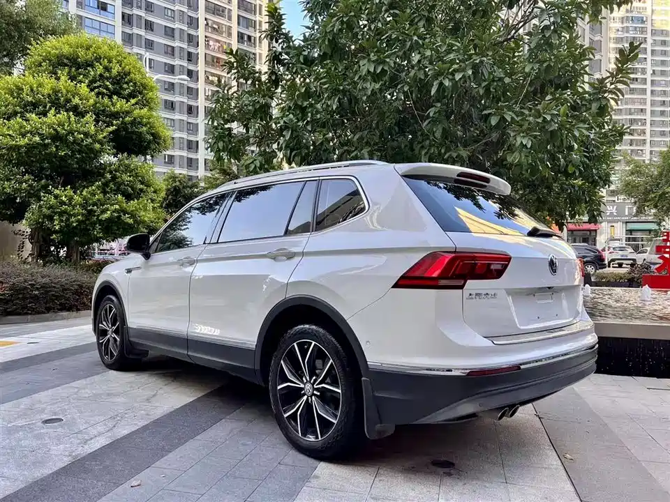 Volkswagen Tiguan L