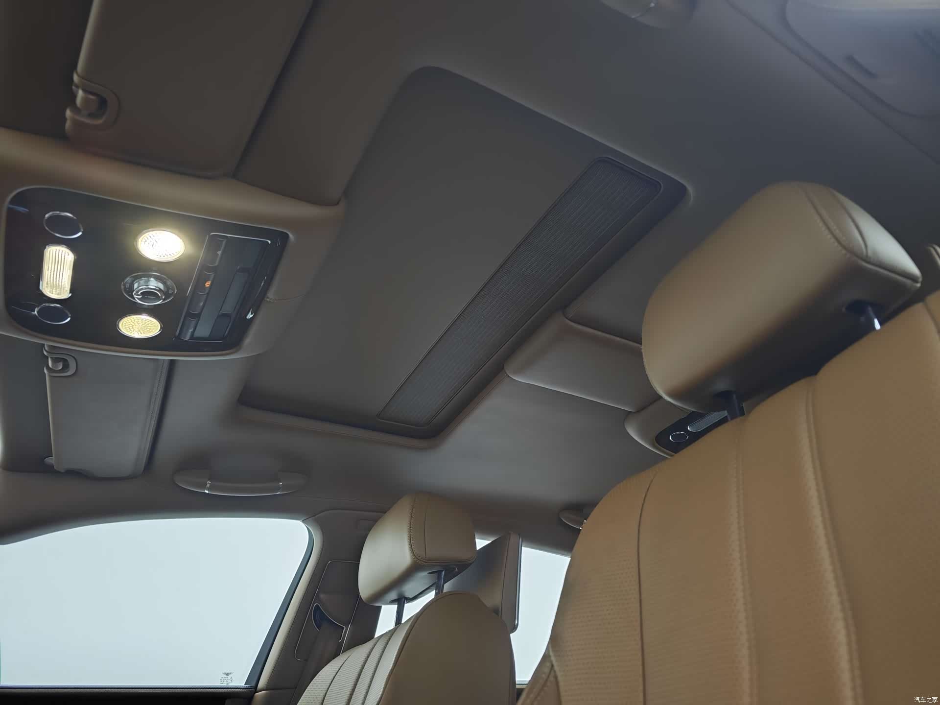 Bentley Flying Spur, 2015 43