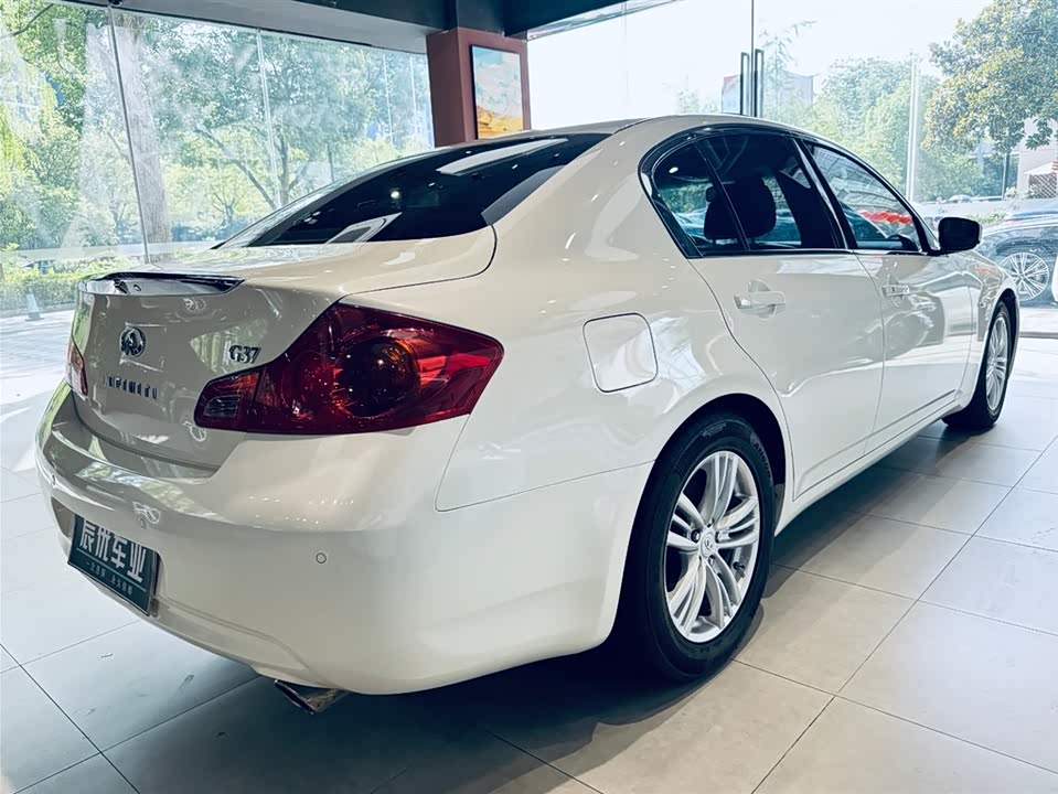 Infiniti G series Infiniti G series
