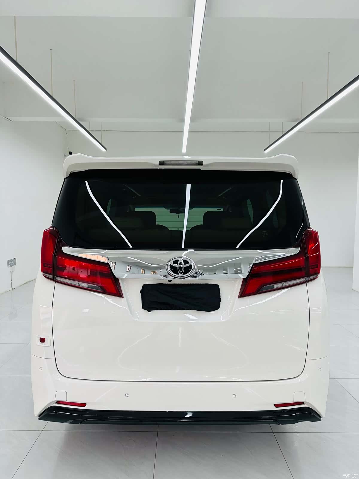 Toyota Alphard, 2018 все фото