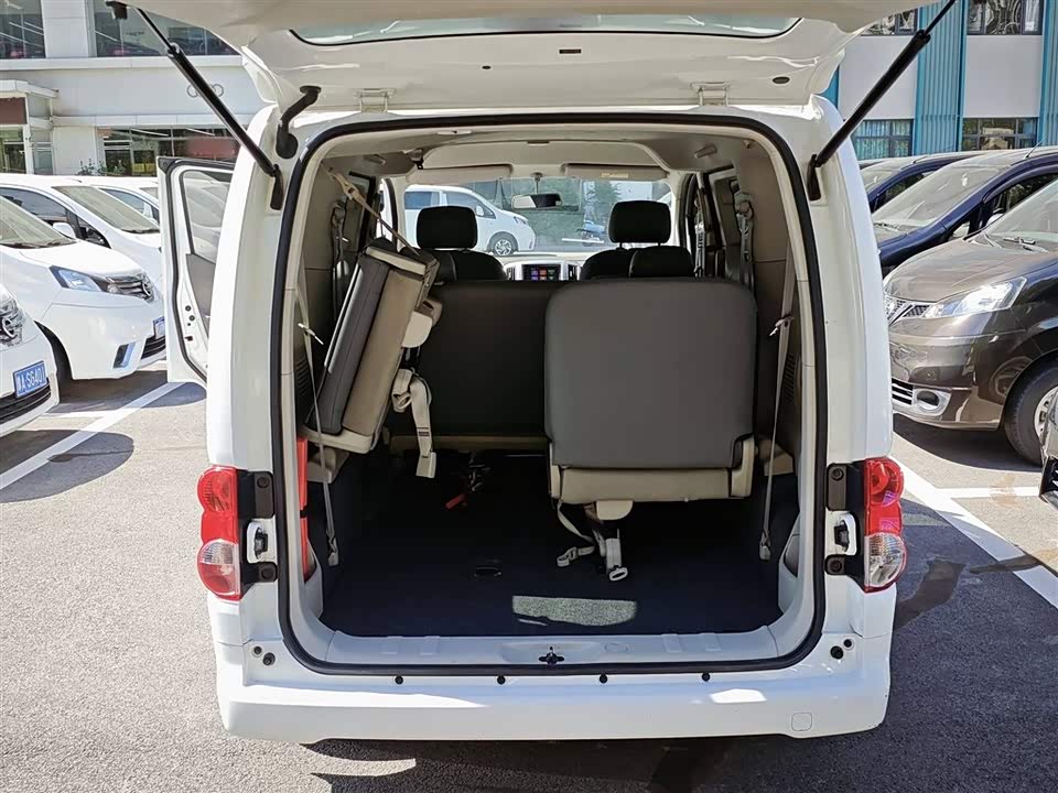Nissan NV200