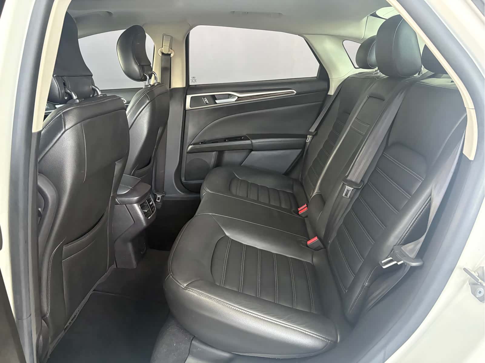 Ford Mondeo, 2015 10