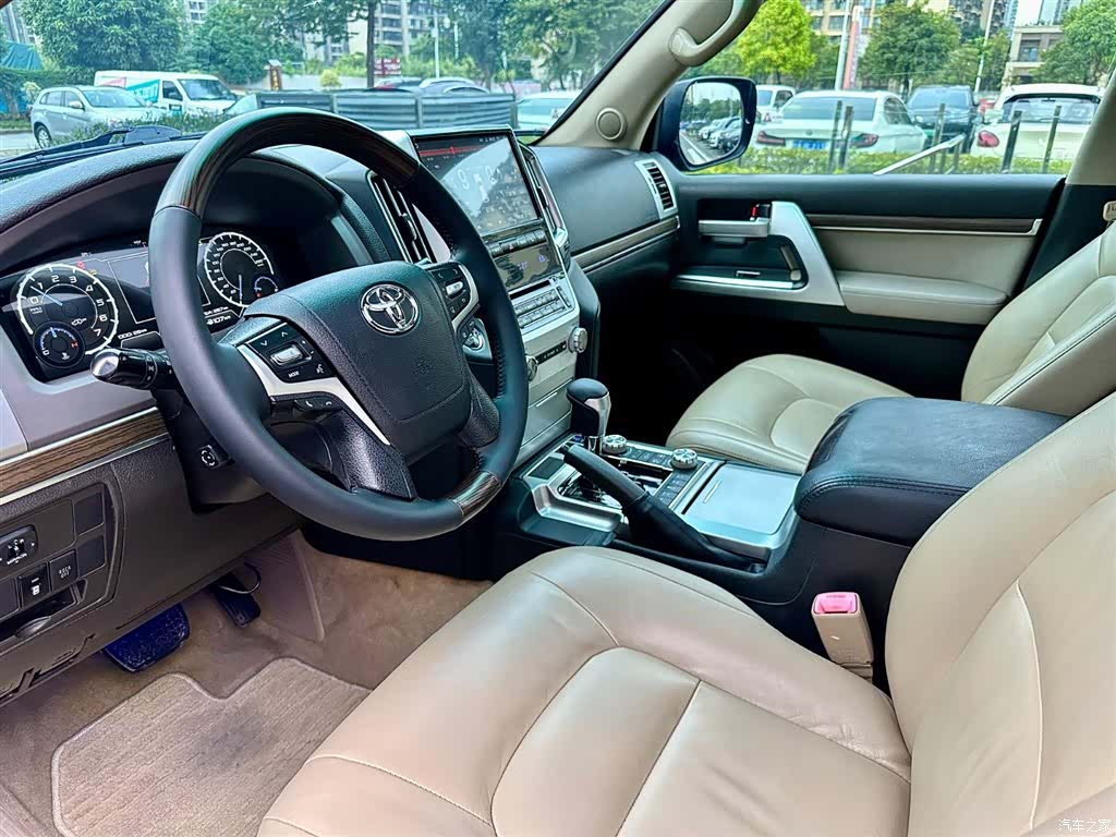 Toyota Land Cruiser, 2012 9