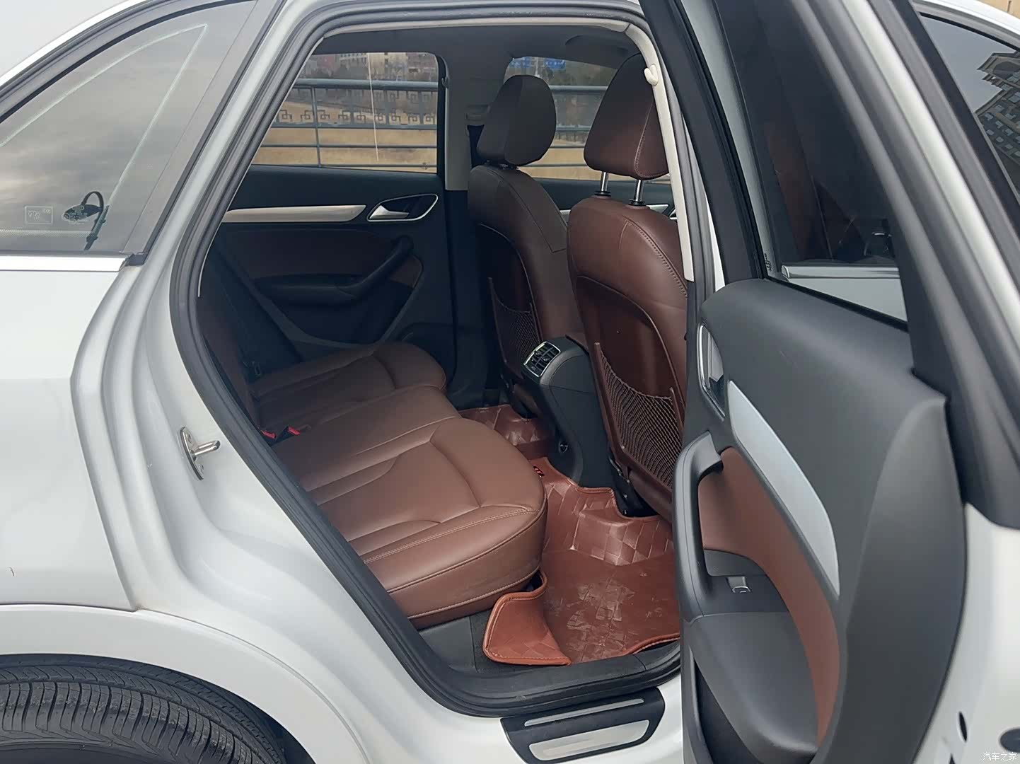 Audi Q3, 2015 24