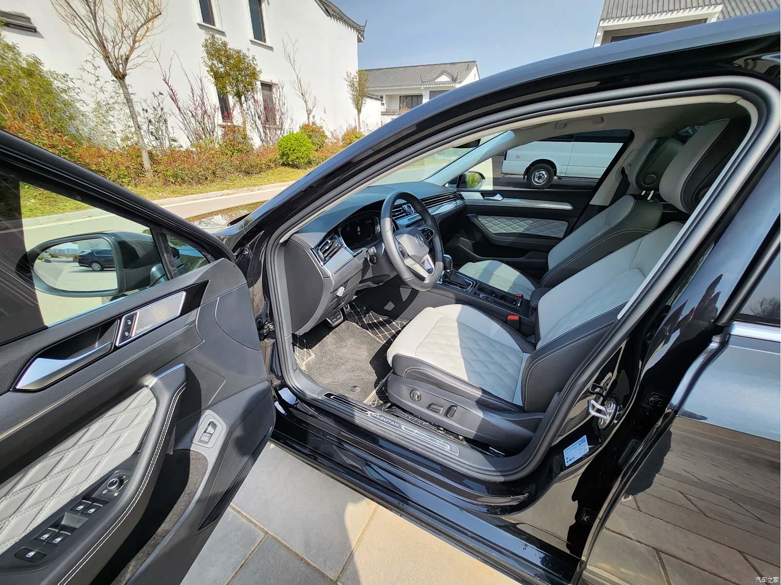 Volkswagen Magotan, 2023 все фото