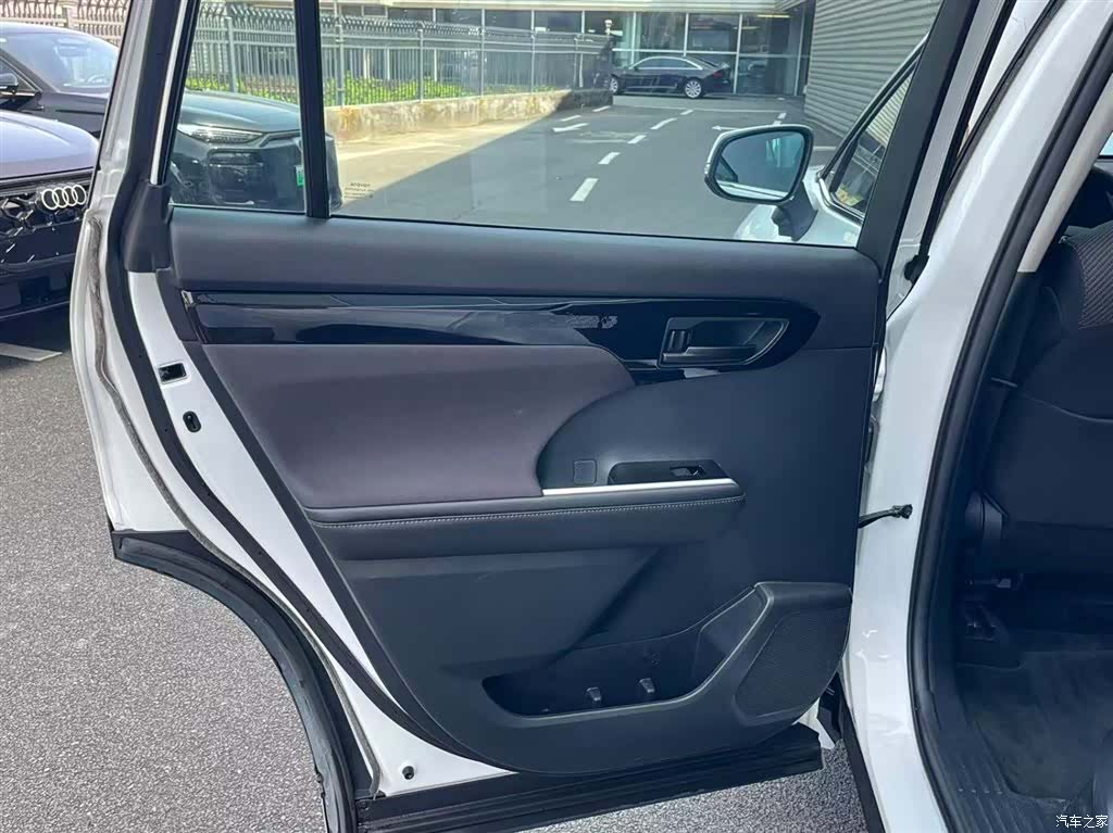 Toyota Highlander, 2025 11