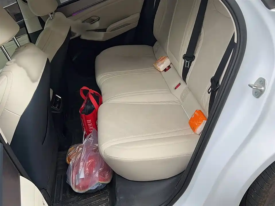 BYD Qin L BYD Qin L