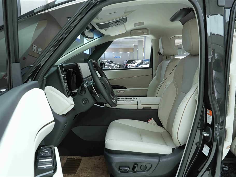 Lexus LM Lexus LM