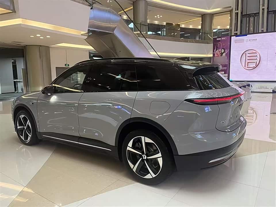NIO ES6