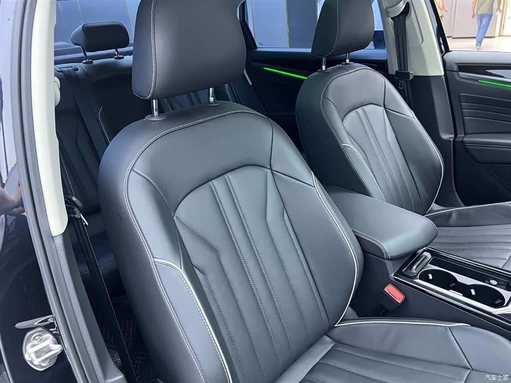 Volkswagen Passat, 2023 24