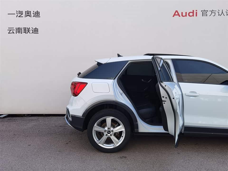 Audi Q2L Audi Q2L