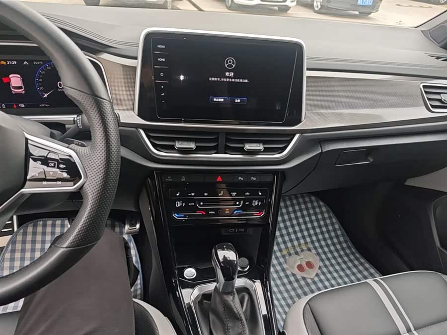 Volkswagen T-ROC 2023, фото 13